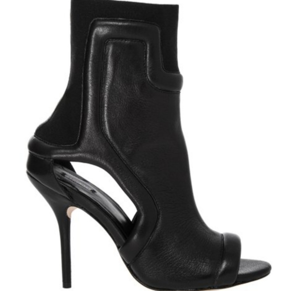 𝅺LEON Max Black ⚫️ Peeptoe Leather Bootie
